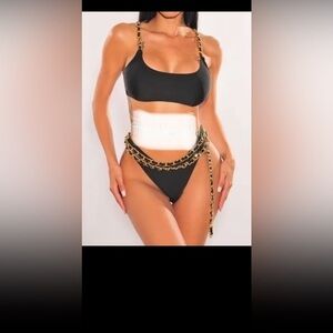 BLACK GOLD CHAIN STRAPS BELTED SCRUNCH BUTT BIKINI